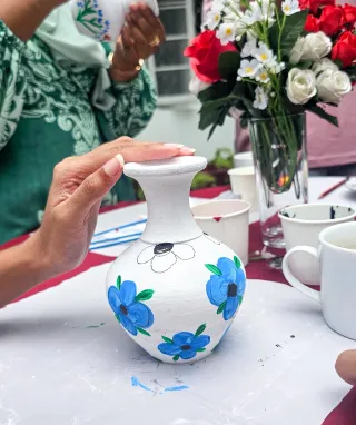 SIP & PAINT — image 3